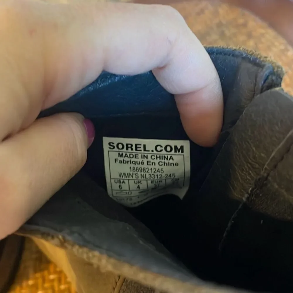 Sorel brown leather Chelsea boots size 6